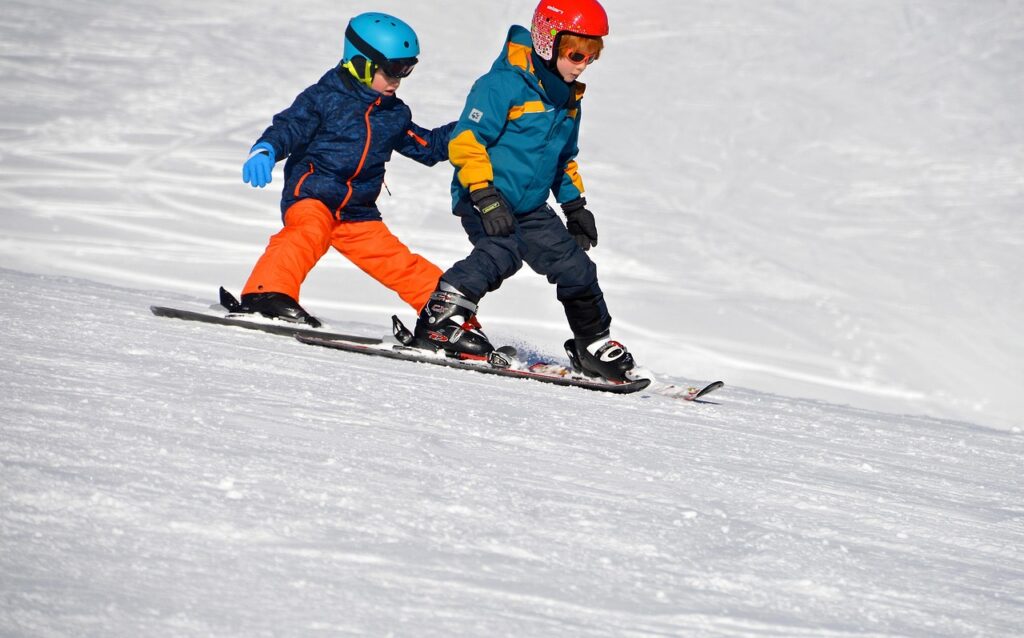 children, ski lessons, exercise hills, black forest, ski slope, children hill, beginners, hill, nature, snow, winter, forest, landscape, mountain, heaven, cold, hike, travel, vacations, piste-3167581.jpg